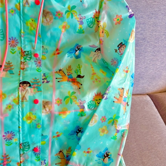Disney It’s a Small World Women’s Raincoat Sz Large New w/o tags - Picture 3 of 15